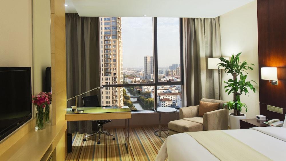 Holiday Inn Taicang City Centre By Ihg Exterior photo