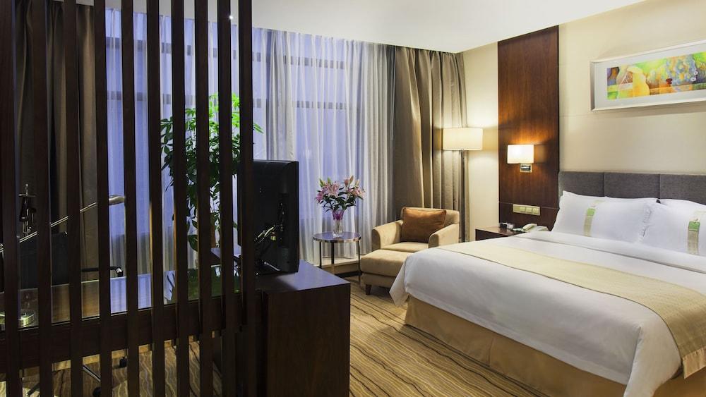 Holiday Inn Taicang City Centre By Ihg Exterior photo