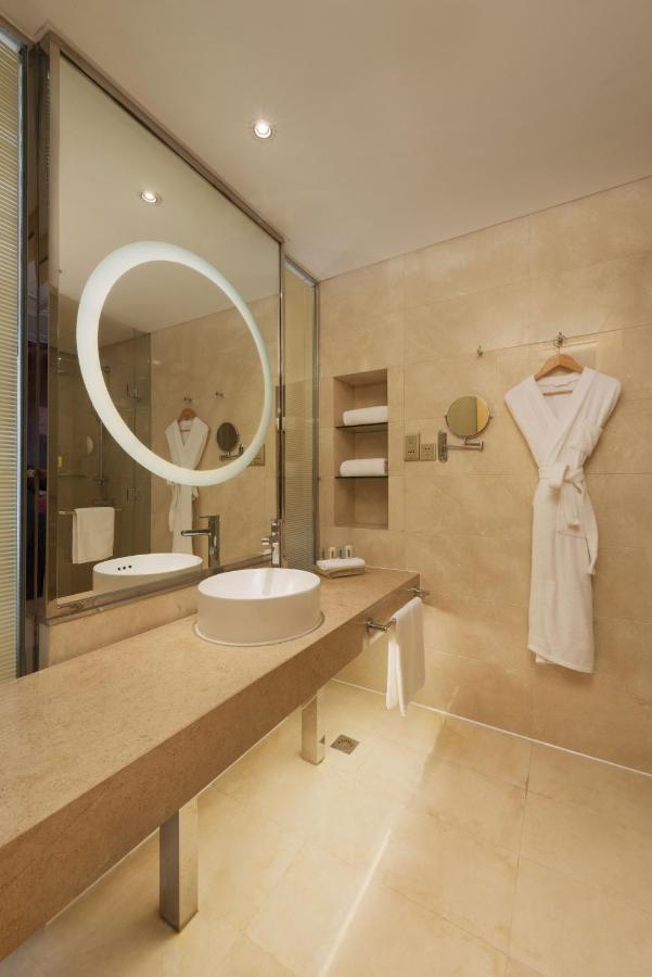 Holiday Inn Taicang City Centre By Ihg Exterior photo