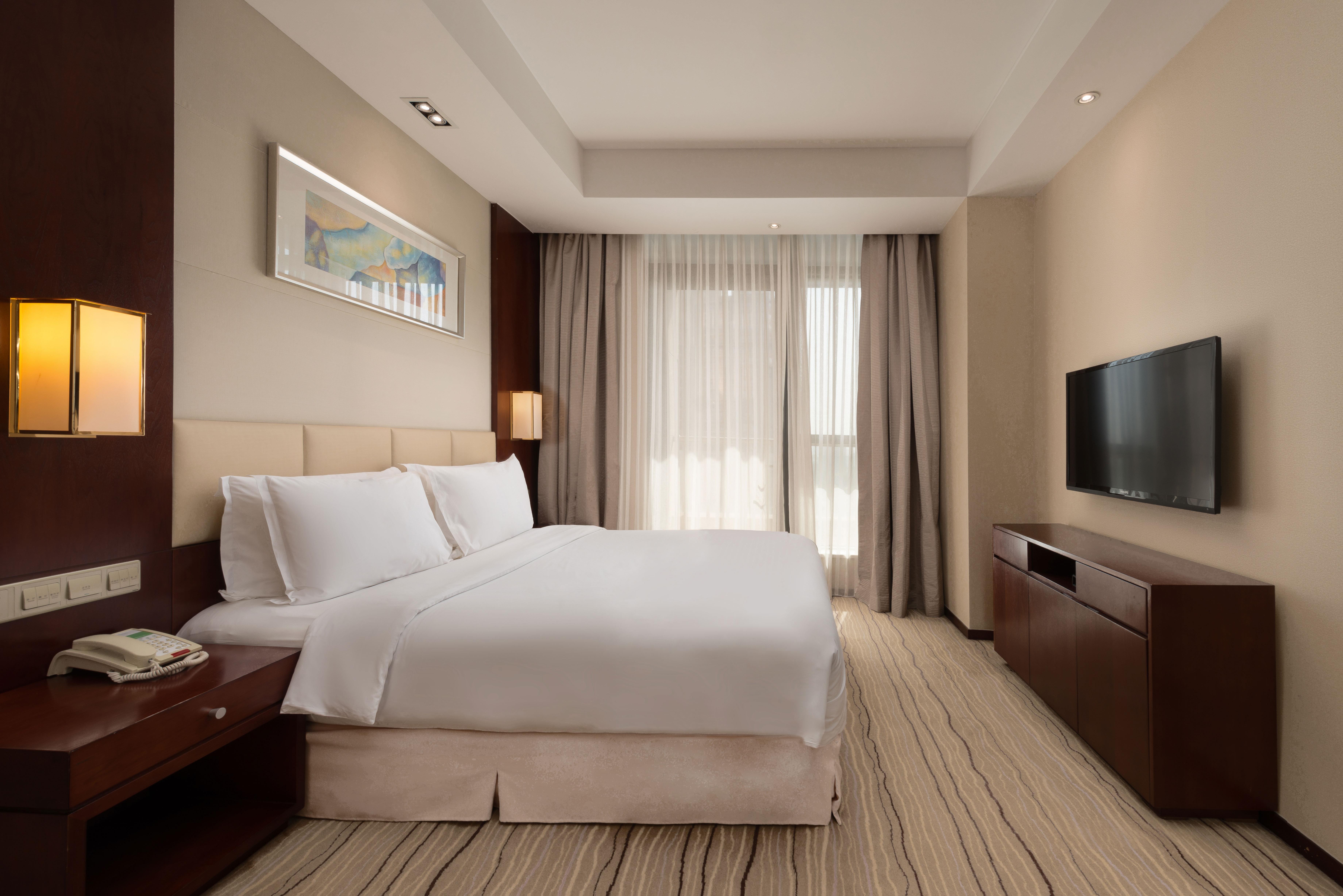 Holiday Inn Taicang City Centre By Ihg Exterior photo